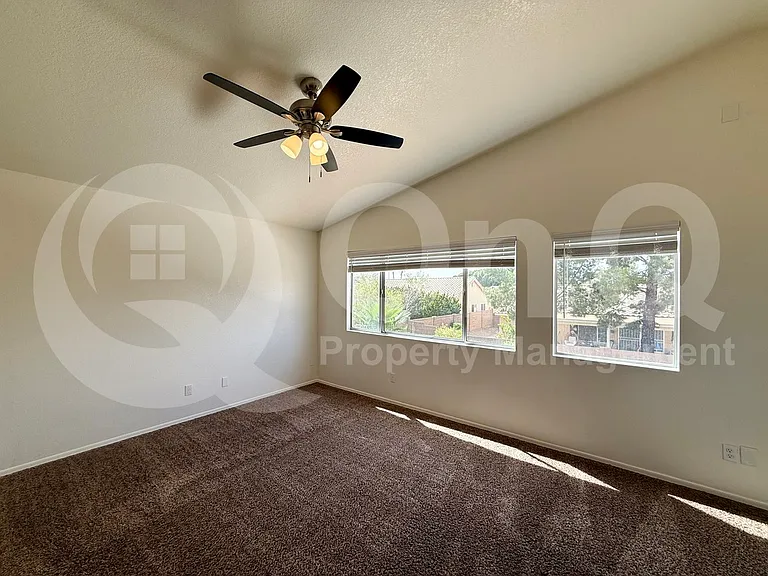 6321 E Roland St — Photo 21
