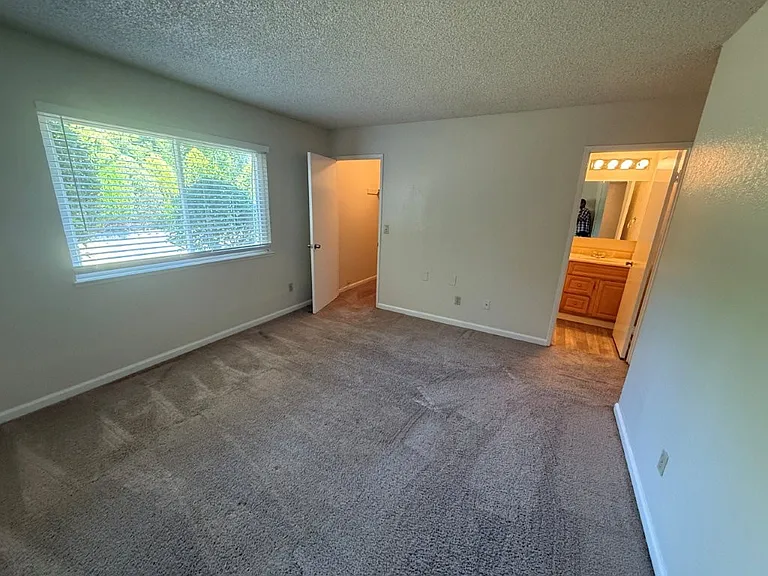 2766 Applewood Dr — Photo 36