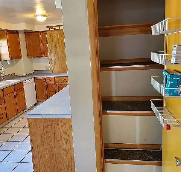 1163 Higgins Ave — Photo 24