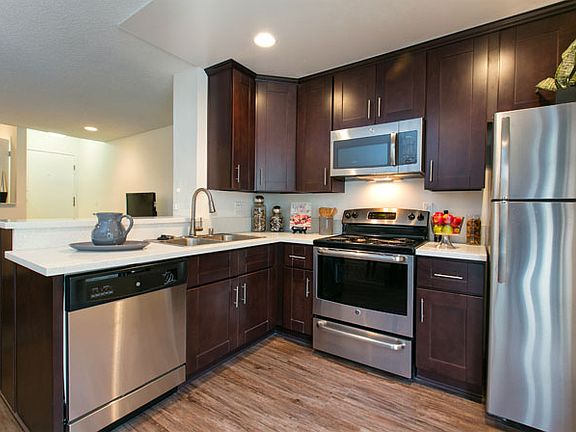 3rd image of 930 Palm Ave APT 144