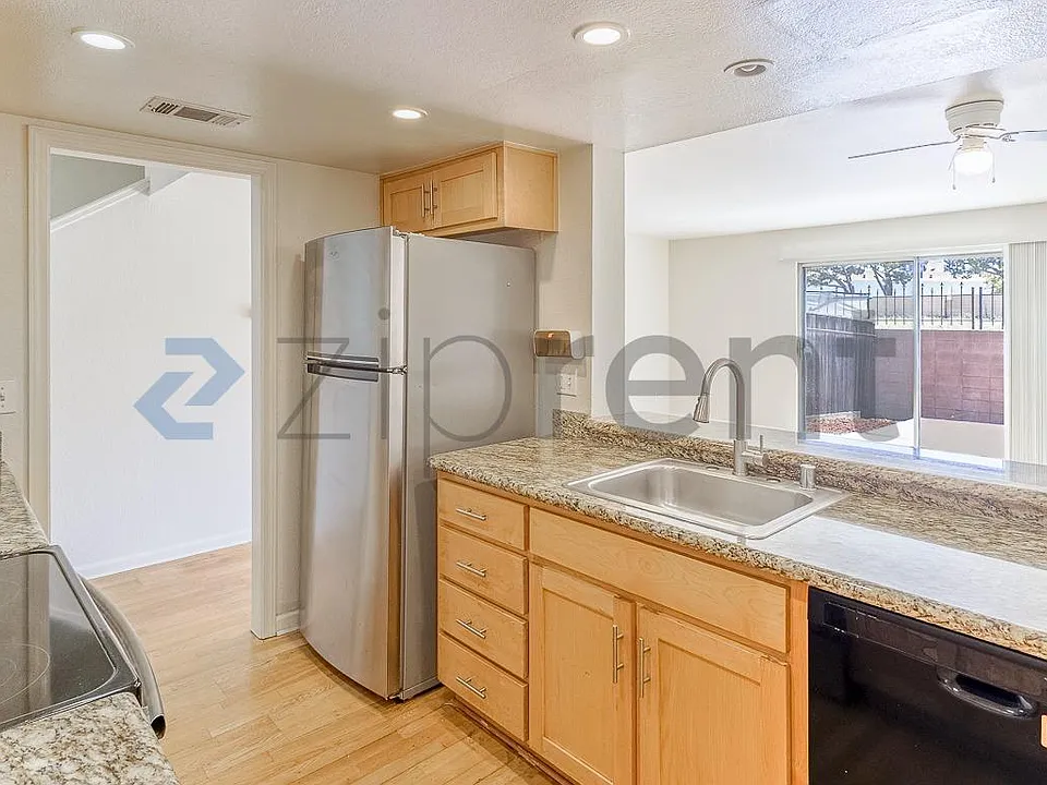 374 Tabor Ave