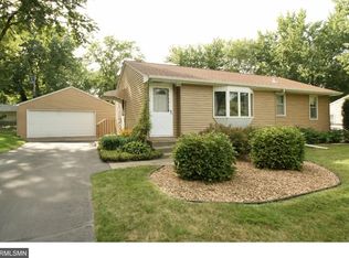21 McClelland St N, Maplewood, MN 55119