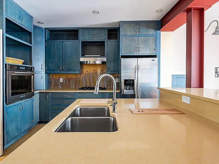 524 S Highland Ave — Photo 12