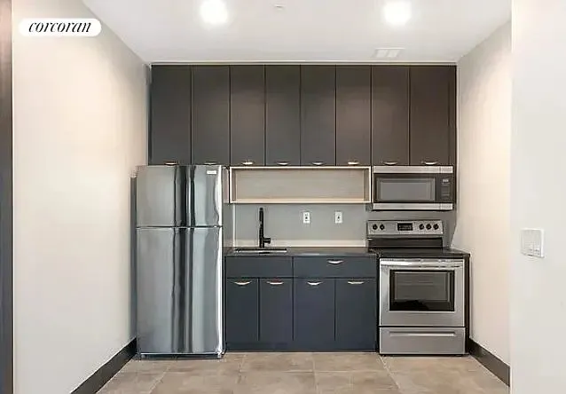 1169 Hoe Ave #2F — Photo 2