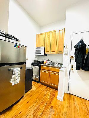 1st image of 206 E 32nd St #1RE