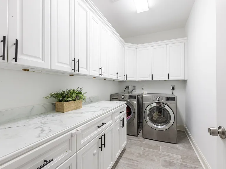 379 Shoal Dr — Photo 16