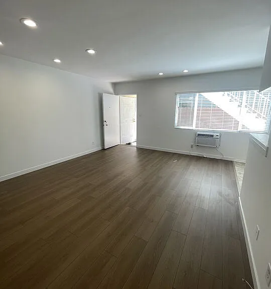 744 Pier Ave #1 — Photo 1