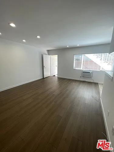 744 Pier Ave #1 Photo 1