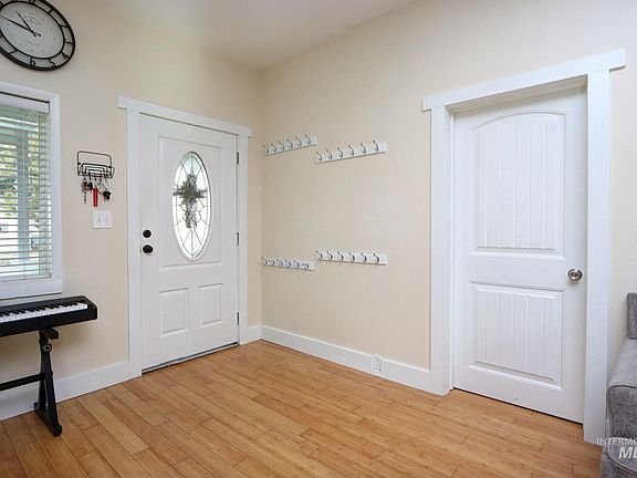 4th image of 512 N Boise Ave