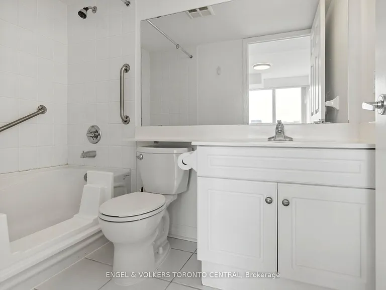 19 Barberry Pl #711 — Photo 24
