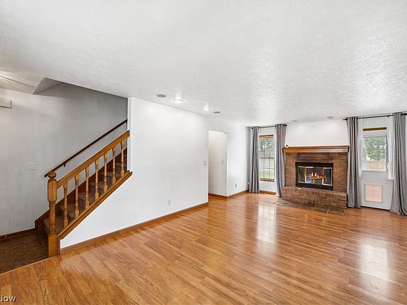 4th image of 5306 Oakwood Dr