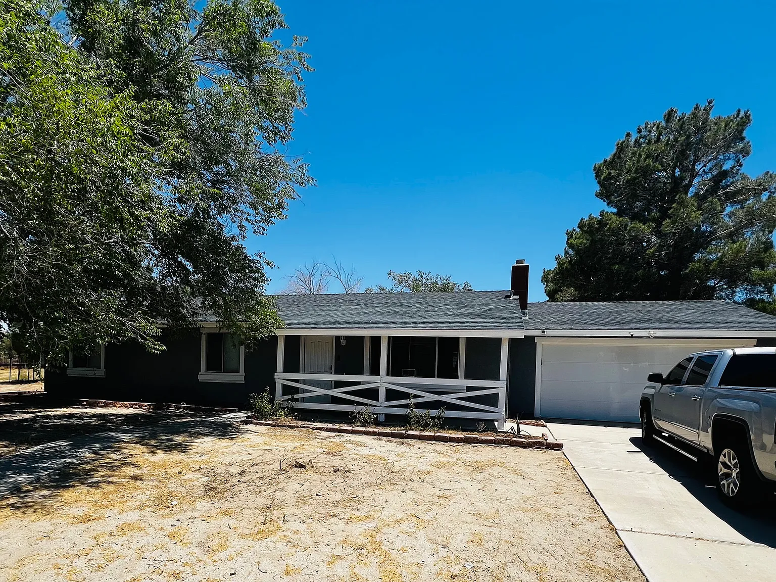 4 bed, 1300 sqft, $2,400 — Photo 1