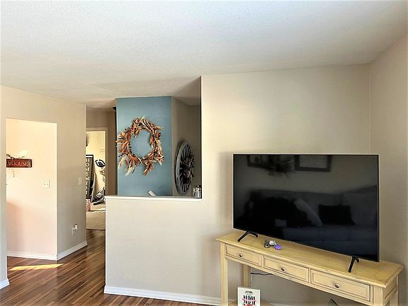 5th image of 211 E 6th St