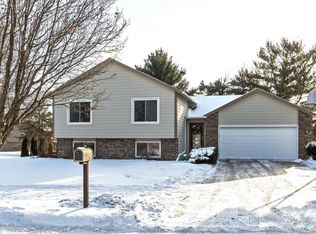 3224 Arbor Dr NW, Rochester, MN 55901