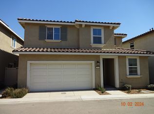 1950 Tangelo Way, Santa Paula, CA 93060