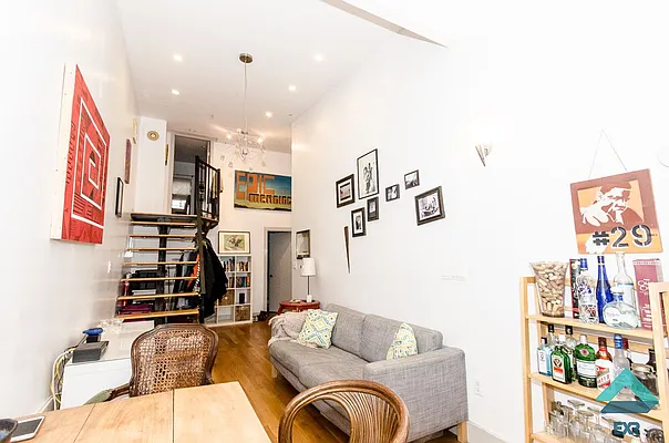 Rented by EXR | media 6