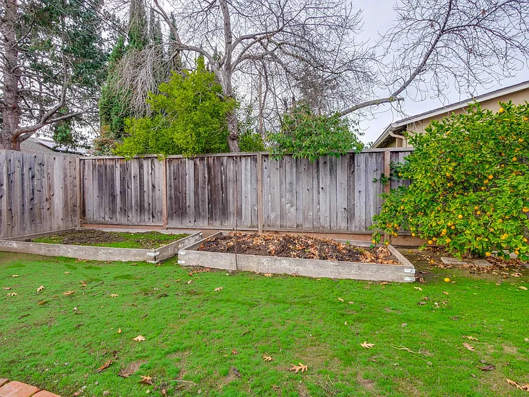 1778 Balsa Ave — Photo 44