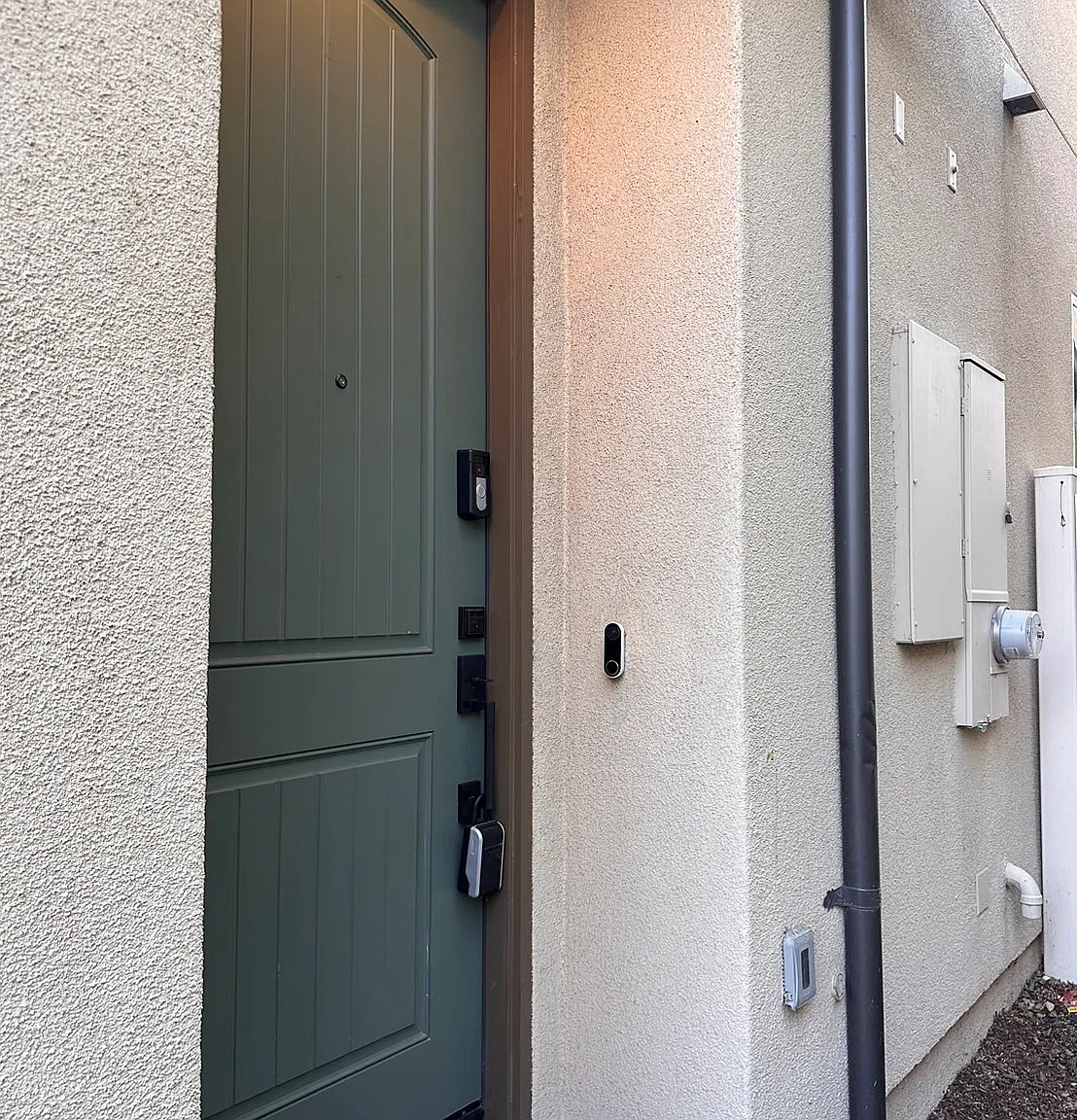 3 bed, 2.5 bath, 1626 sqft, $2,980 — Photo 2