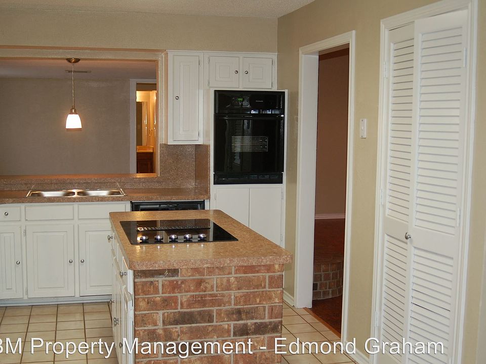 1st image of 2207 W Princeton Dr