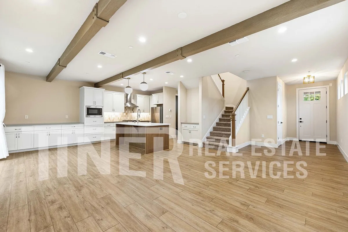 Building Photo - 8931 Fair Oaks Blvd