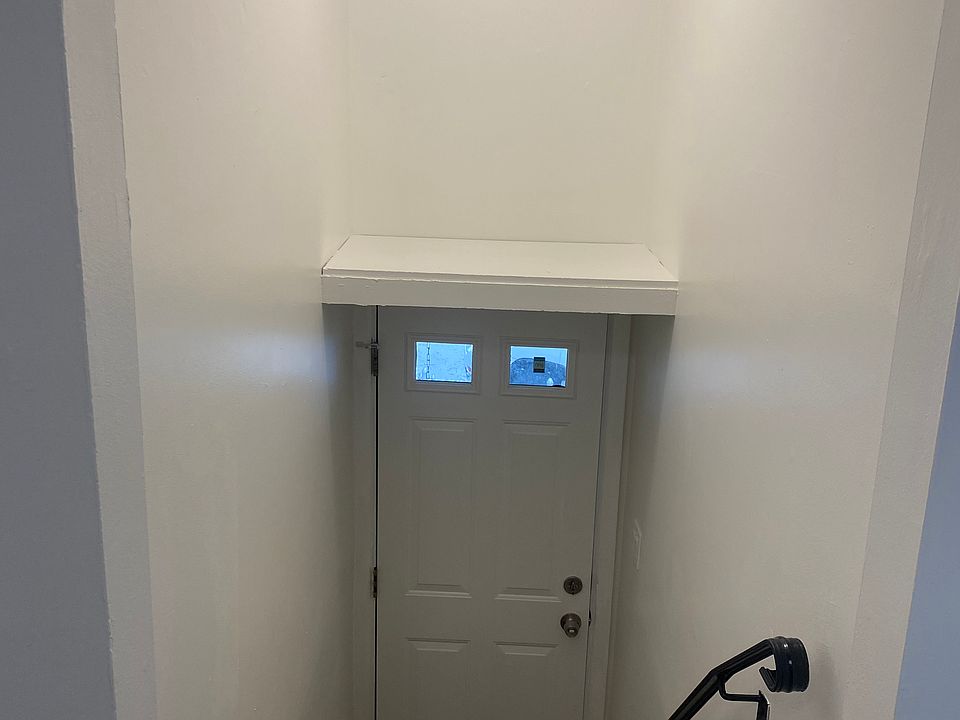 1st image of 368 Brookfield Ave