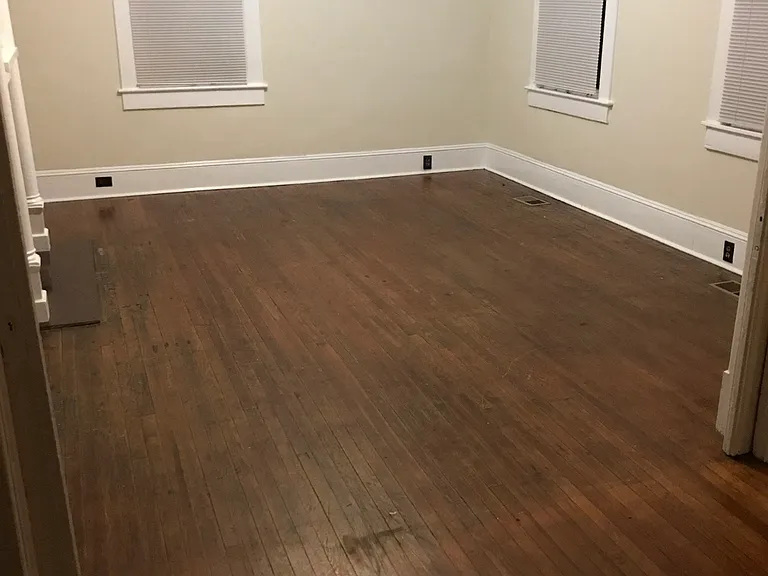 544 E Waldburg St — Photo 11