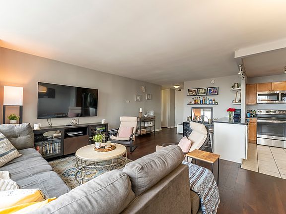 5th image of 655 W Irving Park Rd APT 1608