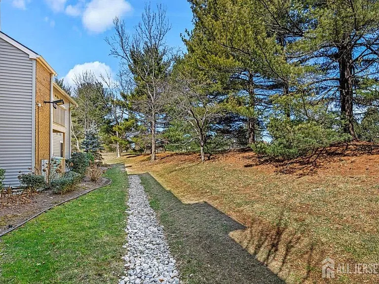 2310 Ravens Crest Dr — Photo 26