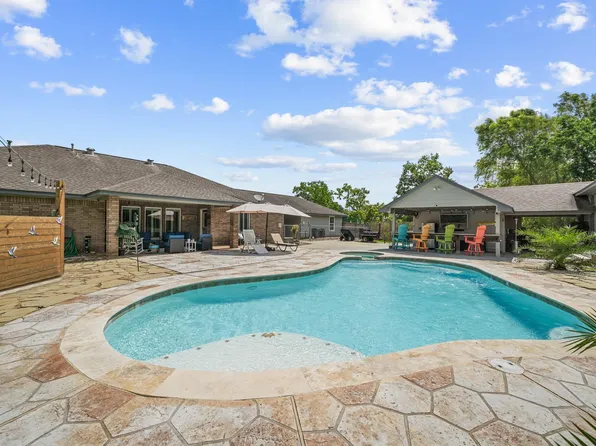 12707 28th St, Santa Fe, TX 77510