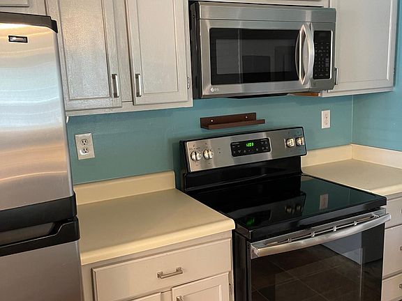 3rd image of 303 Mill Pond Ct SE #303
