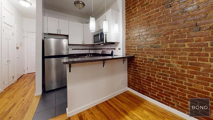 Rented by Bond New York | media 19