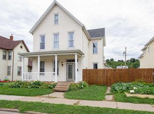 2944 Jackson St, Dubuque, IA 52001