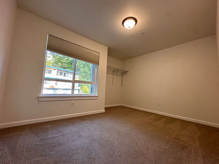 4732 22nd Ave NE — Photo 18