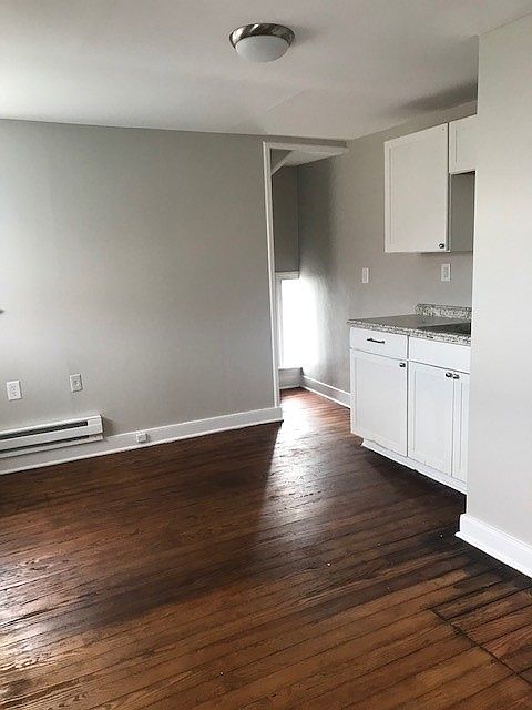 2nd image of 400 N Loudoun St #3A