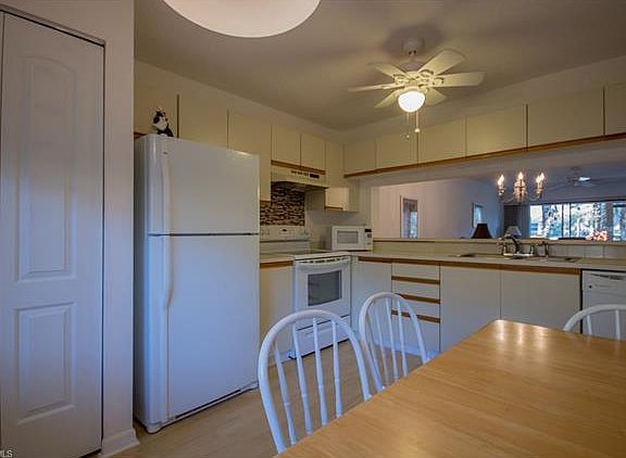 5th image of 5716 Deauville Cir APT I105