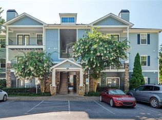 800 Vista Lake Dr APT 306, Candler, NC 28715