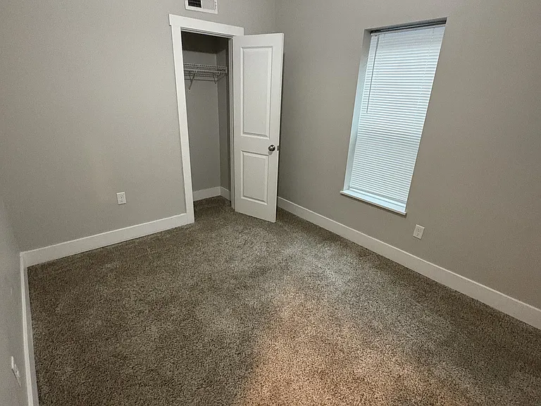 1621-31 Oak St #1631 — Photo 8