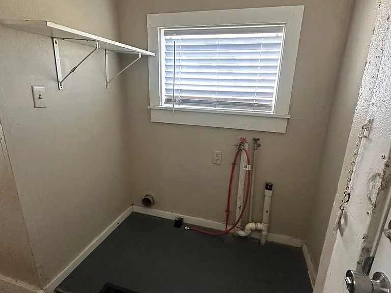 4331 S Polk St — Photo 5