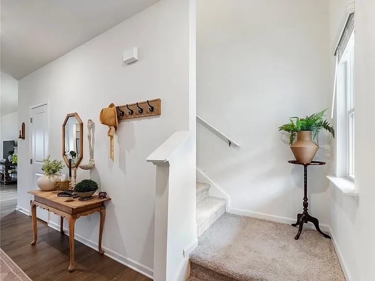 680 Groover St — Photo 18