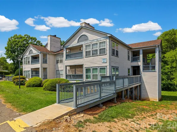 8119 Tremaine Ct APT E, Charlotte, NC 28227