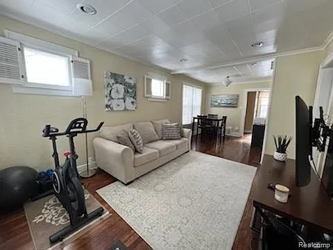 1244 Holland St — Photo 2