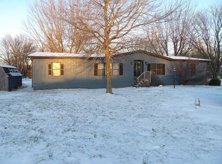 402 Orchard Ave, Hebron, IN