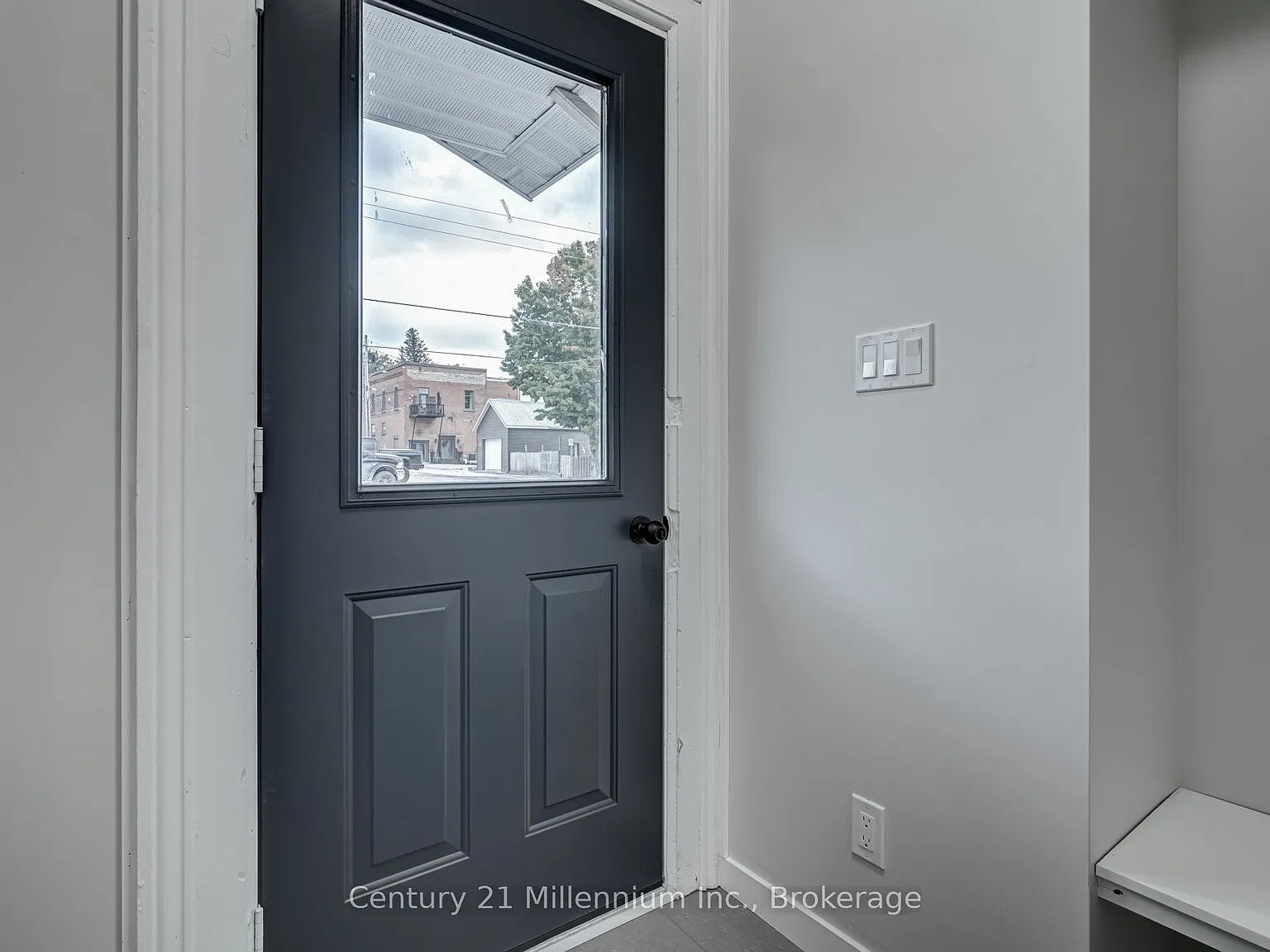 2 bed, $1,300 — Photo 2