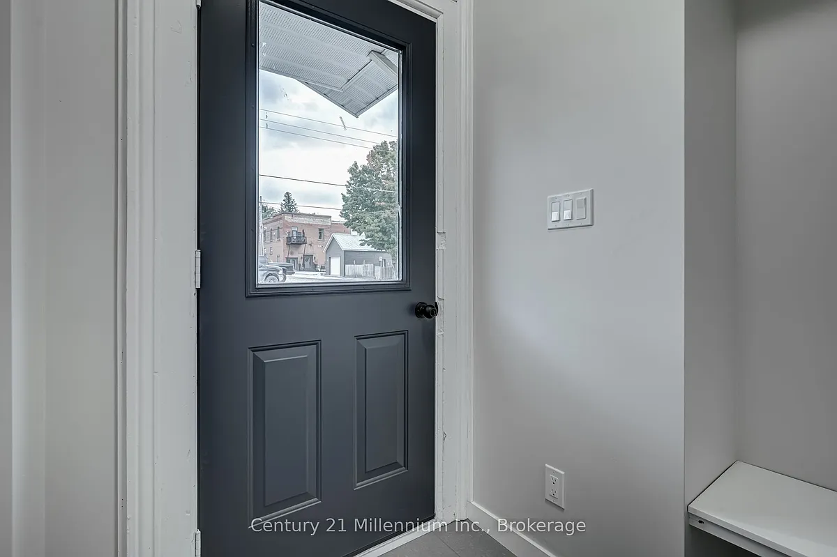 Building Photo - 276 Edward St #UPPER