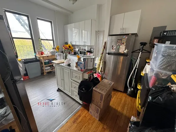 23-35 31st Street image 1 of 5