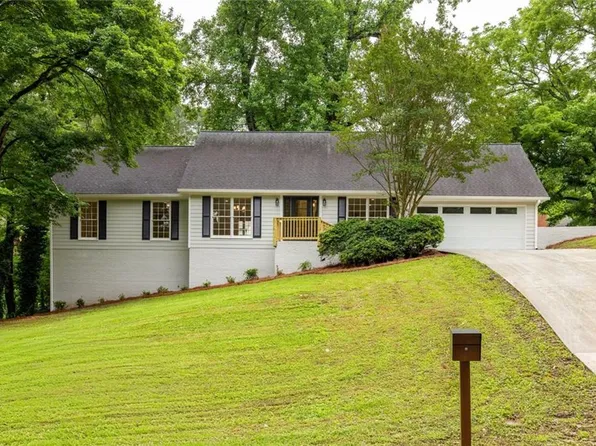 4736 Bridgewater Dr SW, Lilburn, GA 30047