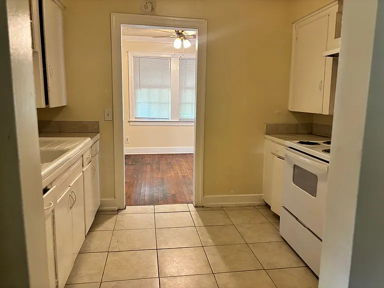 177 W Santa Clair St — Photo 3