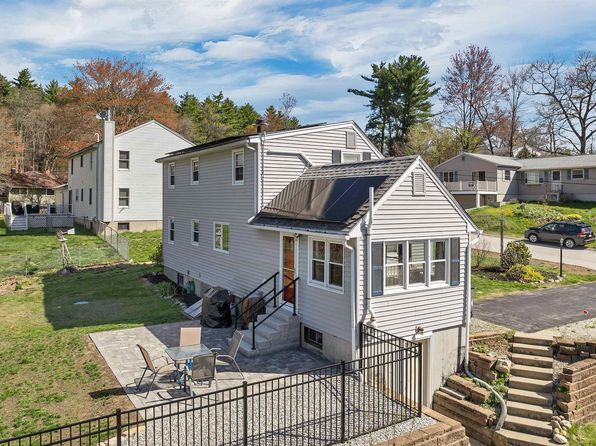 6 Summit Drive, Hooksett, NH 03106