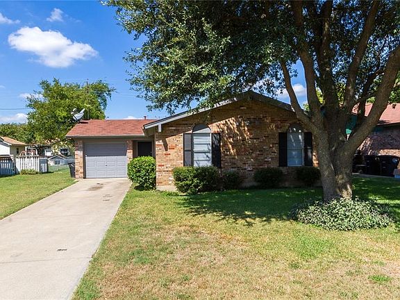 2nd image of 1424 Mimosa St
