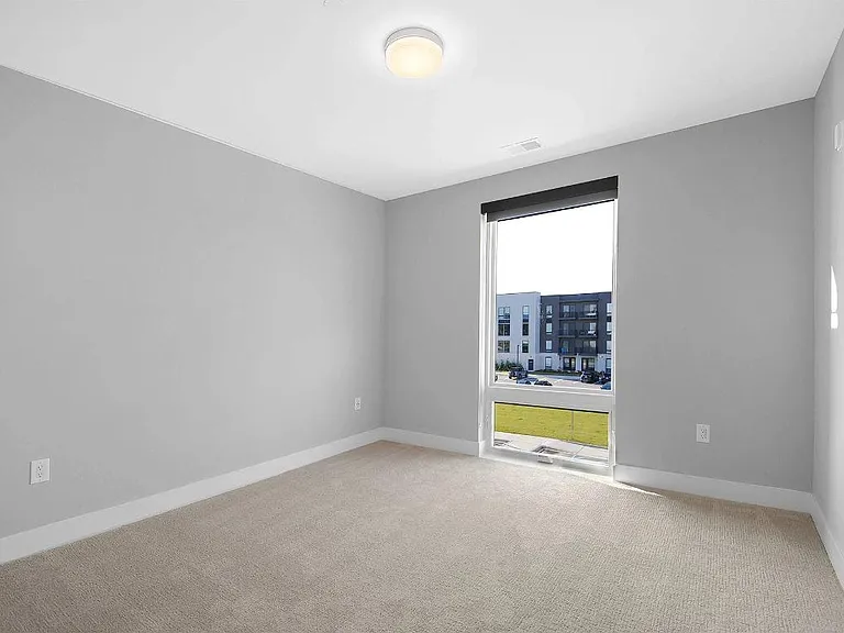 Forum Flats — Photo 31